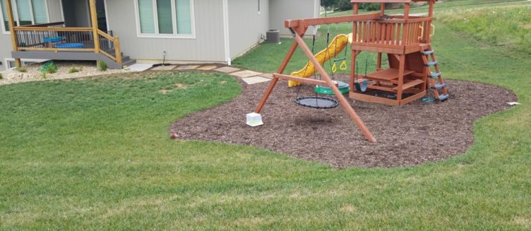 landscape design oakland ks | mulch | lawn care services